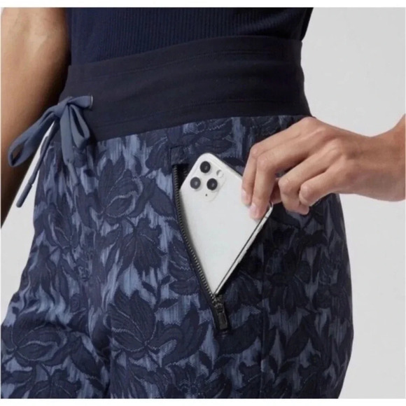 Athleta Trekkie North Jogger - Picture 2 of 11